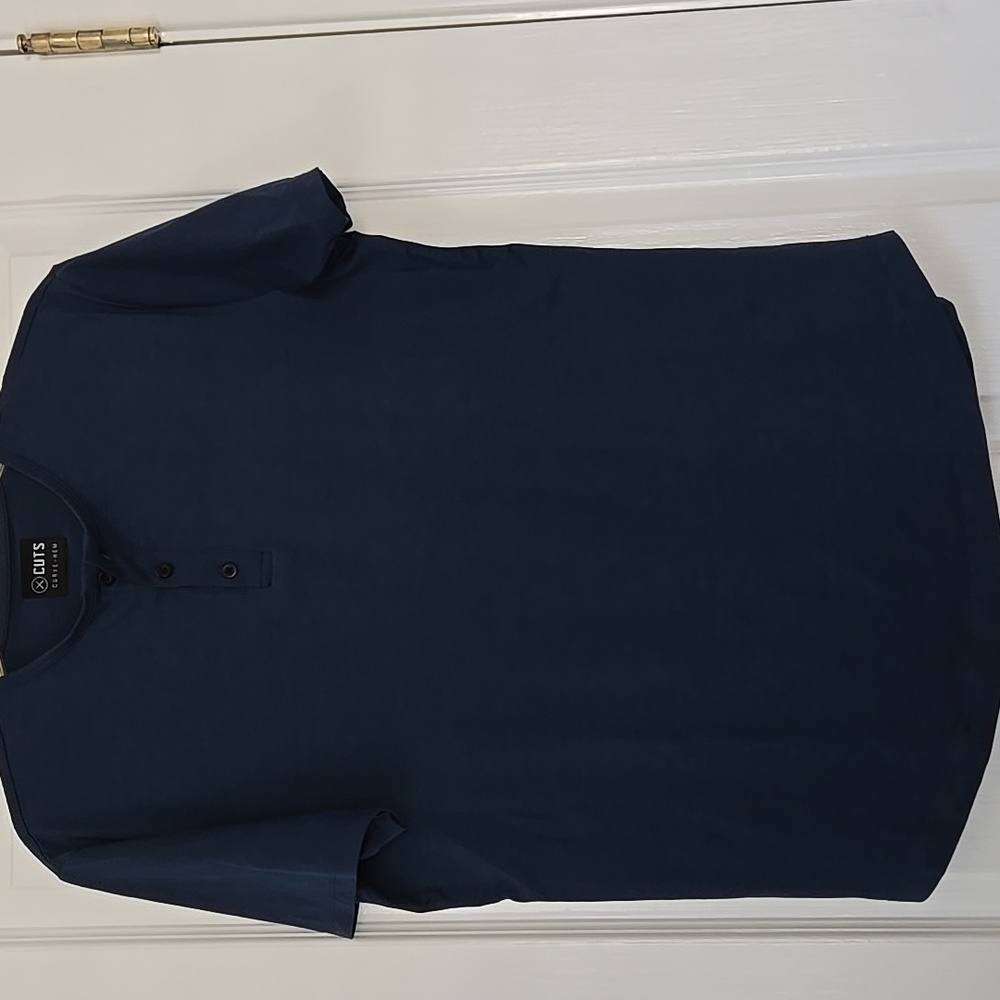 Cuts Clothing 3 Button Curve Hem Henley Medium